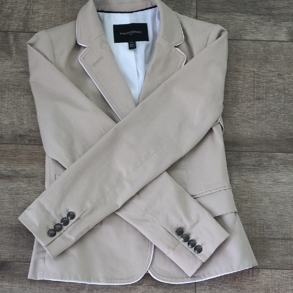 Banana Republic Tan Women's Blazer - Picture 5 of 10